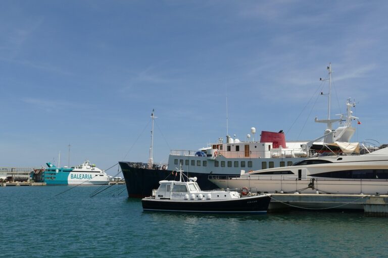 port, ship, boat, ferry, crossing, hunting, luxury, wealth, fisheries, the balearic islands, denia, spain